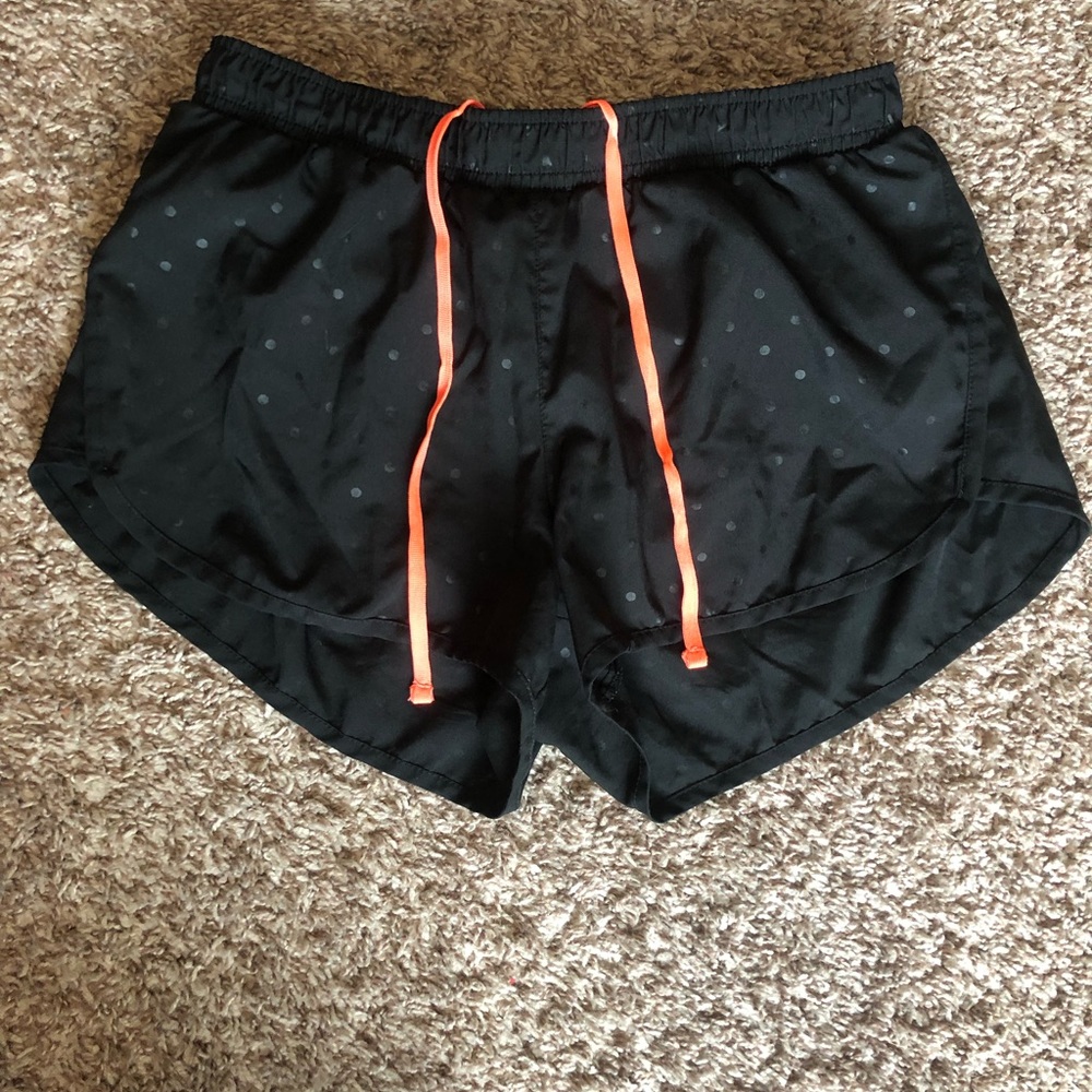 Old Navy Women’s S Everyday Magic 3” Run Shorts